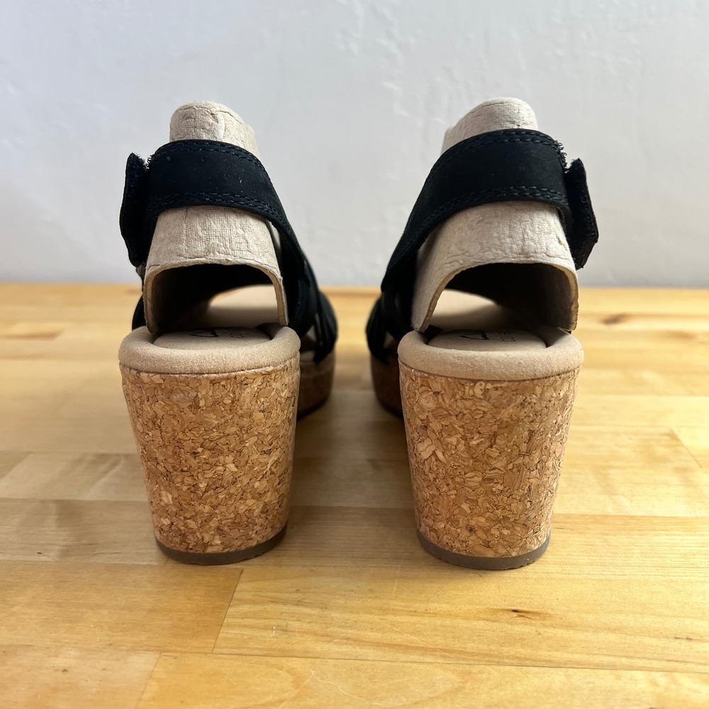 Clarks Wedges Giselle‎ Black Suede Strappy Cork Platform Sandals Size 6.5 - Picture 6 of 13